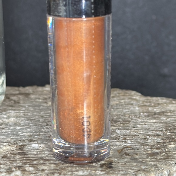 Shaina B Flaminglow Liquid Highlighter in Nude‎ Beach - Picture 7 of 8